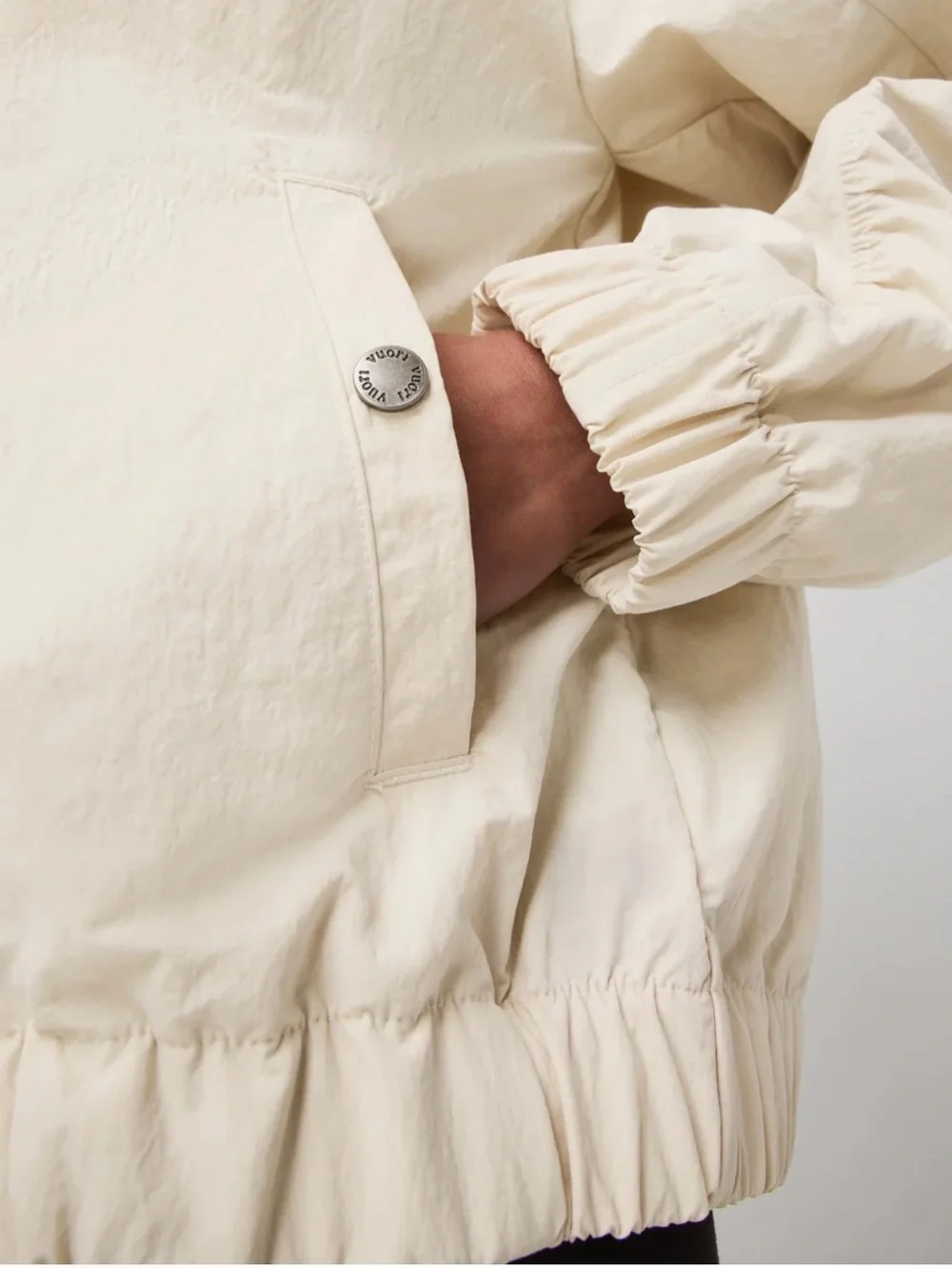 Vuori Ventana Hooded Jacket - Picture 2 of 15